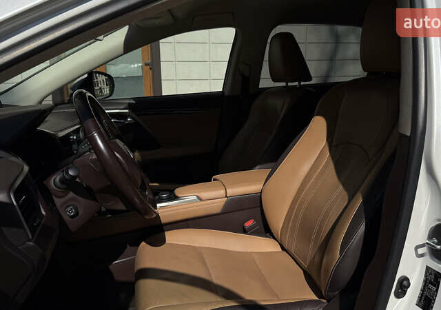 Белый Лексус РХ, объемом двигателя 2 л и пробегом 86 тыс. км за 31900 $, фото 20 на Automoto.ua