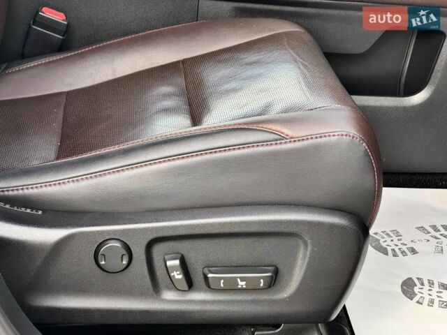 Білий Лексус РХ, об'ємом двигуна 2 л та пробігом 279 тис. км за 26900 $, фото 41 на Automoto.ua