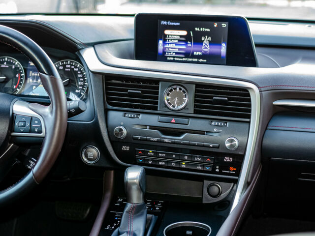 Білий Лексус РХ, об'ємом двигуна 2 л та пробігом 69 тис. км за 34999 $, фото 22 на Automoto.ua