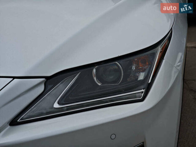 Белый Лексус РХ, объемом двигателя 3.5 л и пробегом 99 тыс. км за 30990 $, фото 6 на Automoto.ua