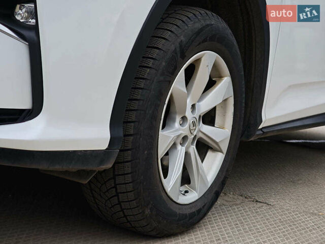 Белый Лексус РХ, объемом двигателя 3.5 л и пробегом 99 тыс. км за 30990 $, фото 7 на Automoto.ua