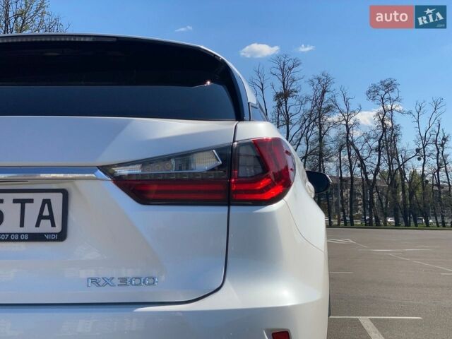 Білий Лексус РХ, об'ємом двигуна 2 л та пробігом 99 тис. км за 30000 $, фото 8 на Automoto.ua