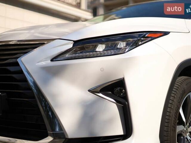 Белый Лексус РХ, объемом двигателя 2 л и пробегом 86 тыс. км за 31900 $, фото 11 на Automoto.ua