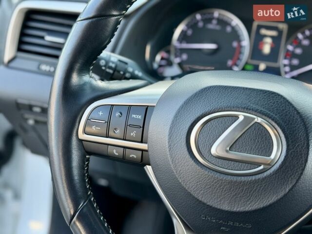 Белый Лексус РХ, объемом двигателя 2 л и пробегом 71 тыс. км за 31900 $, фото 57 на Automoto.ua