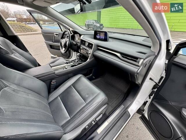 Білий Лексус РХ, об'ємом двигуна 2 л та пробігом 70 тис. км за 32900 $, фото 48 на Automoto.ua