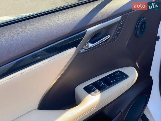 Білий Лексус РХ, об'ємом двигуна 2 л та пробігом 99 тис. км за 30000 $, фото 13 на Automoto.ua