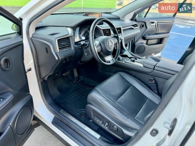 Белый Лексус РХ, объемом двигателя 2 л и пробегом 71 тыс. км за 31900 $, фото 34 на Automoto.ua
