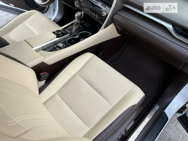 Лексус РХ 2016 у Виннице на Automoto.ua Белый Лексус РХ, об'ємом двигуна 2 л та пробігом 80 тис. км за 38600 $, фото 88 на Automoto.ua
