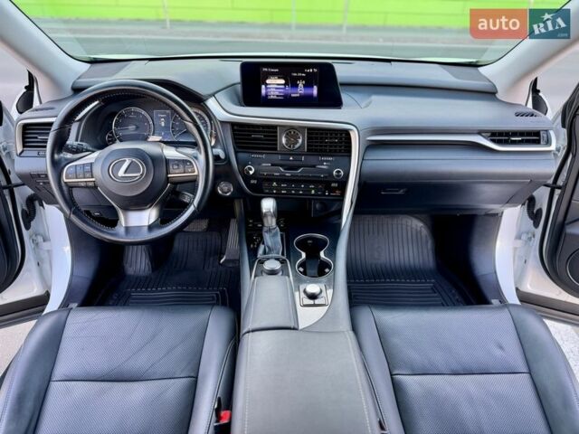 Белый Лексус РХ, объемом двигателя 2 л и пробегом 71 тыс. км за 31900 $, фото 54 на Automoto.ua