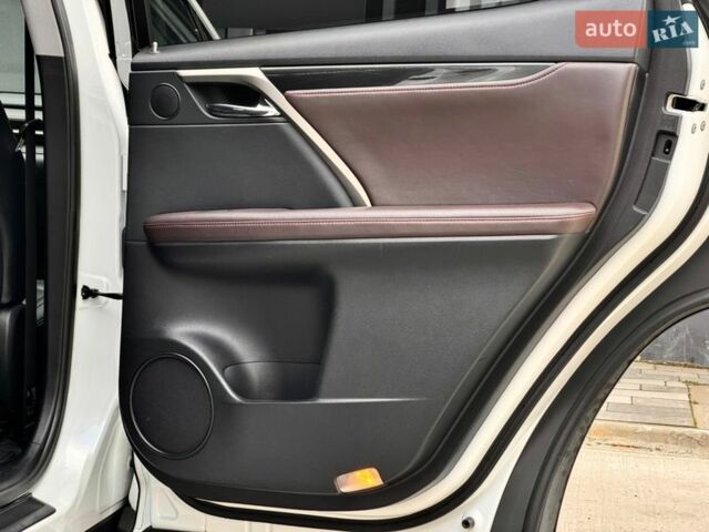 Білий Лексус РХ, об'ємом двигуна 2 л та пробігом 279 тис. км за 26900 $, фото 29 на Automoto.ua