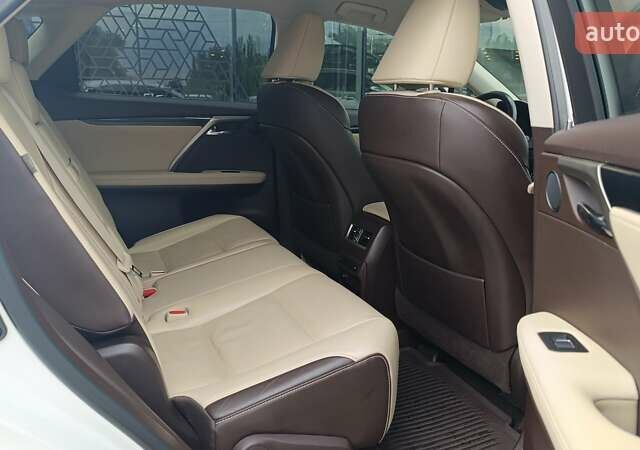 Білий Лексус РХ, об'ємом двигуна 2 л та пробігом 96 тис. км за 32925 $, фото 6 на Automoto.ua