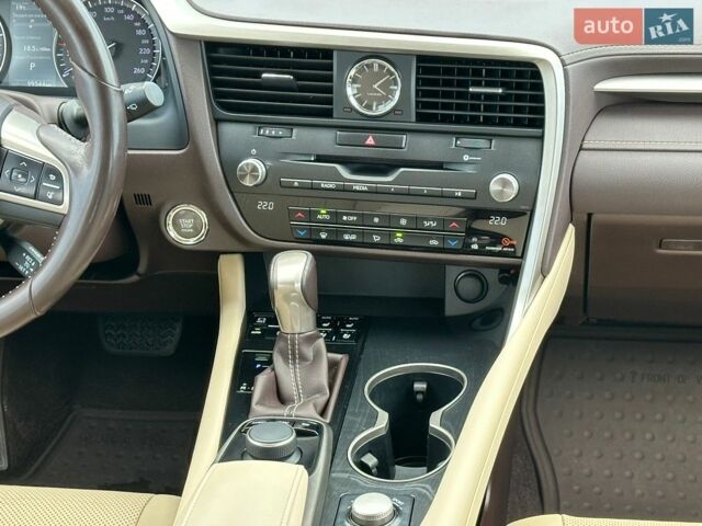 Білий Лексус РХ, об'ємом двигуна 2 л та пробігом 99 тис. км за 30000 $, фото 25 на Automoto.ua