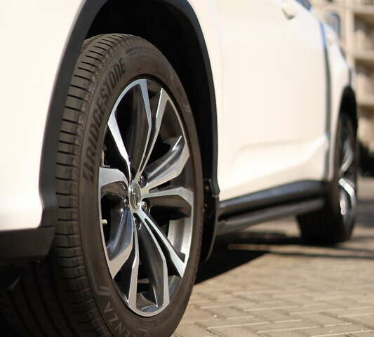 Белый Лексус РХ, объемом двигателя 2 л и пробегом 86 тыс. км за 31900 $, фото 12 на Automoto.ua