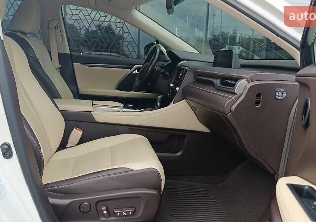 Білий Лексус РХ, об'ємом двигуна 2 л та пробігом 96 тис. км за 32925 $, фото 5 на Automoto.ua