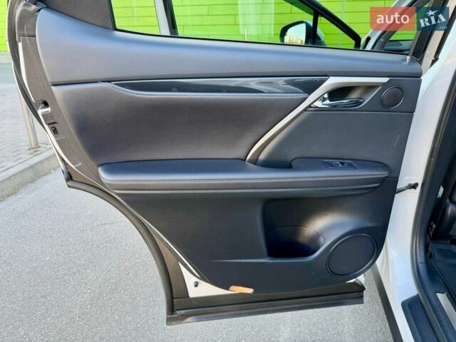 Белый Лексус РХ, объемом двигателя 2 л и пробегом 71 тыс. км за 31900 $, фото 43 на Automoto.ua