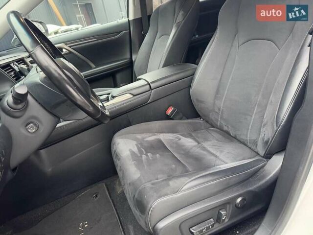 Белый Лексус РХ, объемом двигателя 2 л и пробегом 118 тыс. км за 29790 $, фото 19 на Automoto.ua