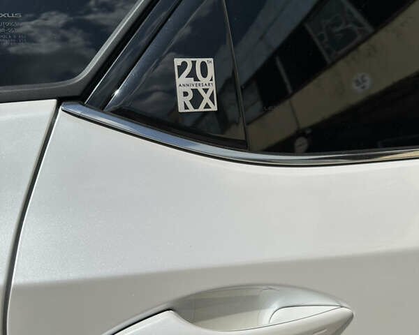 Белый Лексус РХ, объемом двигателя 2 л и пробегом 142 тыс. км за 31000 $, фото 28 на Automoto.ua