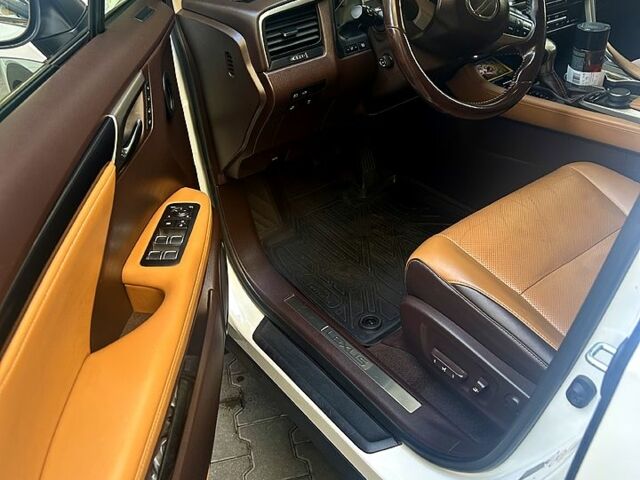 Белый Лексус РХ, объемом двигателя 2 л и пробегом 146 тыс. км за 29500 $, фото 7 на Automoto.ua