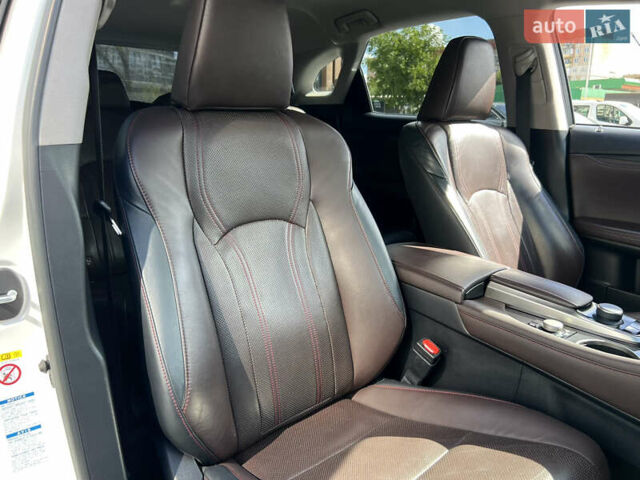 Білий Лексус РХ, об'ємом двигуна 2 л та пробігом 124 тис. км за 33900 $, фото 44 на Automoto.ua