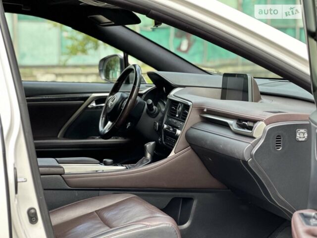 Білий Лексус РХ, об'ємом двигуна 2 л та пробігом 186 тис. км за 26700 $, фото 27 на Automoto.ua