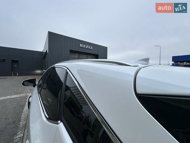 Белый Лексус РХ, объемом двигателя 3.5 л и пробегом 143 тыс. км за 33500 $, фото 54 на Automoto.ua