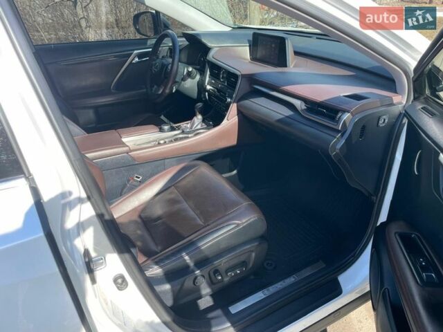 Белый Лексус РХ, объемом двигателя 2 л и пробегом 146 тыс. км за 27500 $, фото 14 на Automoto.ua