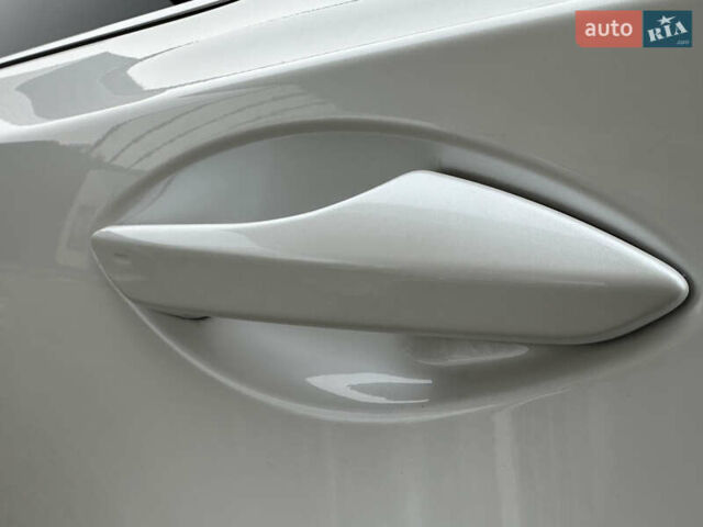 Белый Лексус РХ, объемом двигателя 3.5 л и пробегом 143 тыс. км за 33500 $, фото 67 на Automoto.ua