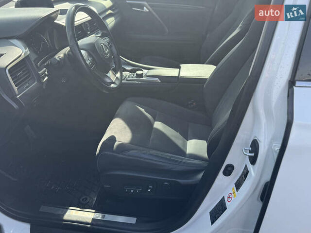 Білий Лексус РХ, об'ємом двигуна 2 л та пробігом 116 тис. км за 29300 $, фото 21 на Automoto.ua