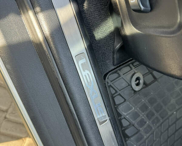 Білий Лексус РХ, об'ємом двигуна 2 л та пробігом 116 тис. км за 29300 $, фото 33 на Automoto.ua