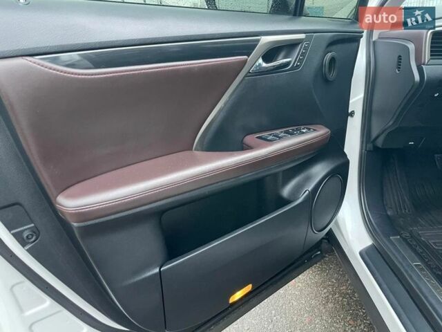 Белый Лексус РХ, объемом двигателя 2 л и пробегом 146 тыс. км за 27000 $, фото 7 на Automoto.ua