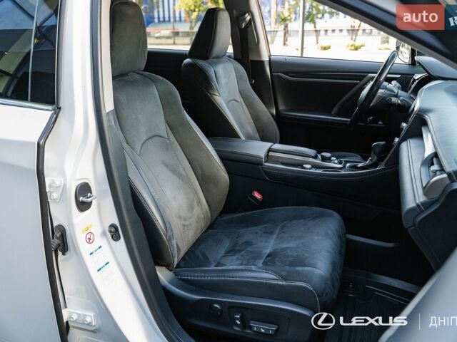 Білий Лексус РХ, об'ємом двигуна 2 л та пробігом 86 тис. км за 29000 $, фото 27 на Automoto.ua