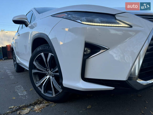 Белый Лексус РХ, объемом двигателя 2 л и пробегом 296 тыс. км за 23700 $, фото 3 на Automoto.ua