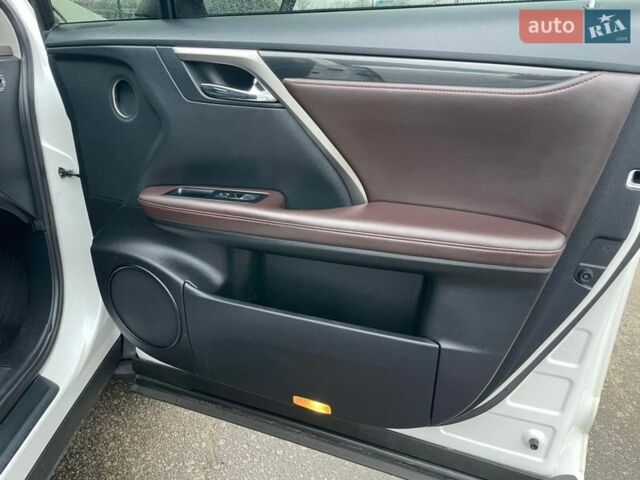 Белый Лексус РХ, объемом двигателя 2 л и пробегом 146 тыс. км за 27000 $, фото 9 на Automoto.ua