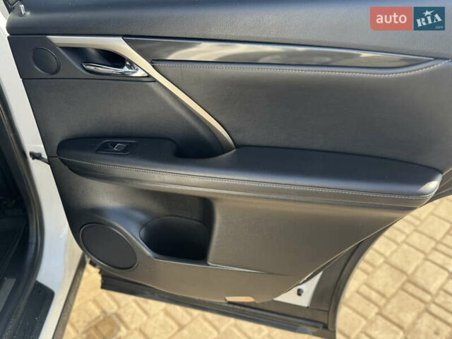 Білий Лексус РХ, об'ємом двигуна 2 л та пробігом 116 тис. км за 29300 $, фото 17 на Automoto.ua