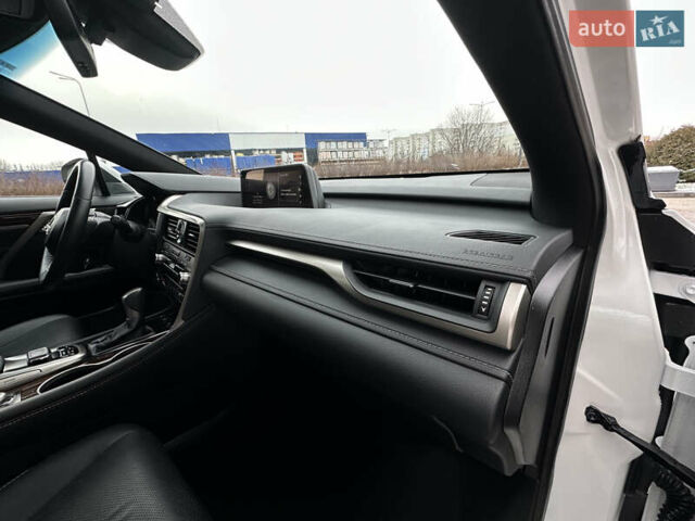 Белый Лексус РХ, объемом двигателя 3.5 л и пробегом 143 тыс. км за 33500 $, фото 146 на Automoto.ua