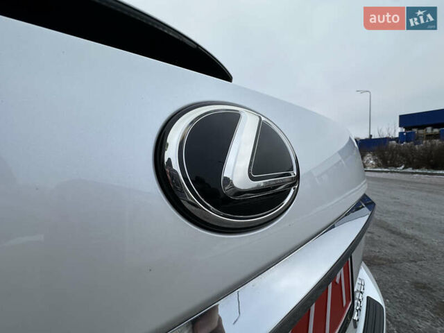 Белый Лексус РХ, объемом двигателя 3.5 л и пробегом 143 тыс. км за 33500 $, фото 81 на Automoto.ua