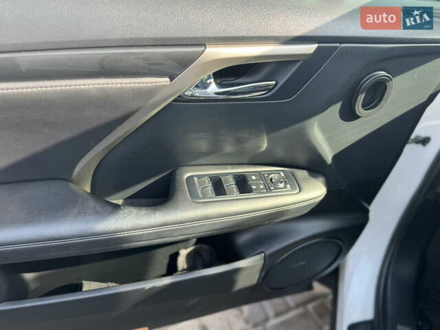 Білий Лексус РХ, об'ємом двигуна 2 л та пробігом 116 тис. км за 29300 $, фото 20 на Automoto.ua