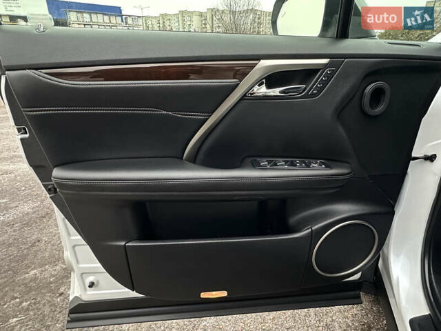 Белый Лексус РХ, объемом двигателя 3.5 л и пробегом 143 тыс. км за 33500 $, фото 99 на Automoto.ua