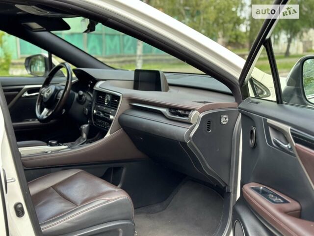 Білий Лексус РХ, об'ємом двигуна 2 л та пробігом 186 тис. км за 26700 $, фото 25 на Automoto.ua