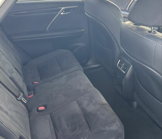 Білий Лексус РХ, об'ємом двигуна 2 л та пробігом 100 тис. км за 32999 $, фото 19 на Automoto.ua