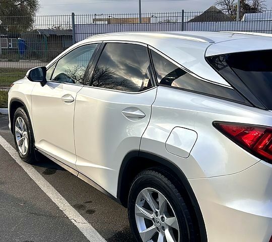 Белый Лексус РХ, объемом двигателя 2 л и пробегом 100 тыс. км за 31900 $, фото 5 на Automoto.ua