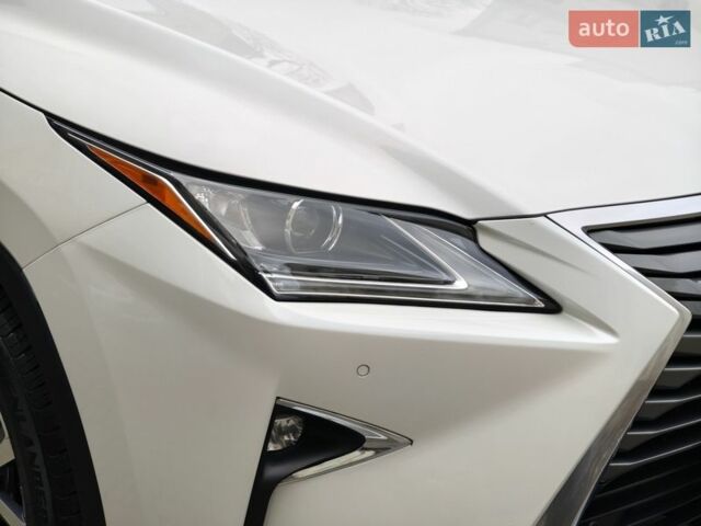 Білий Лексус РХ, об'ємом двигуна 3.46 л та пробігом 71 тис. км за 32000 $, фото 18 на Automoto.ua