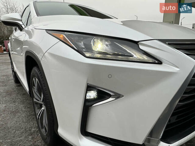 Белый Лексус РХ, объемом двигателя 3.5 л и пробегом 143 тыс. км за 33500 $, фото 42 на Automoto.ua