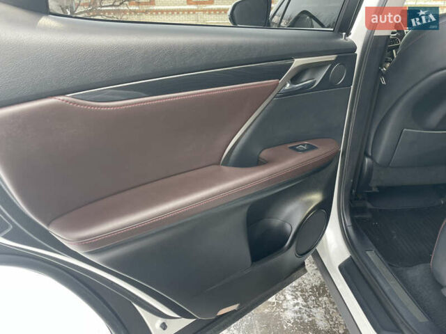 Білий Лексус РХ, об'ємом двигуна 2 л та пробігом 147 тис. км за 27700 $, фото 31 на Automoto.ua