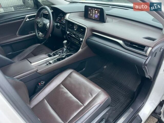 Белый Лексус РХ, объемом двигателя 2 л и пробегом 146 тыс. км за 27000 $, фото 10 на Automoto.ua