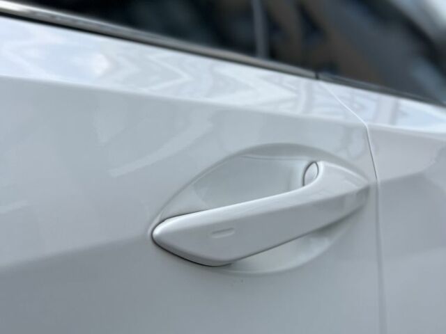 Белый Лексус РХ, объемом двигателя 2 л и пробегом 68 тыс. км за 32900 $, фото 23 на Automoto.ua