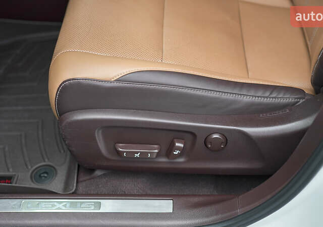 Белый Лексус РХ, объемом двигателя 2 л и пробегом 122 тыс. км за 31403 $, фото 17 на Automoto.ua