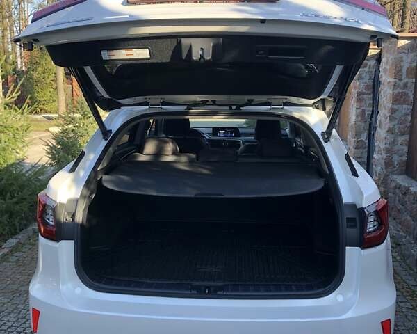 Белый Лексус РХ, объемом двигателя 2 л и пробегом 122 тыс. км за 27500 $, фото 4 на Automoto.ua