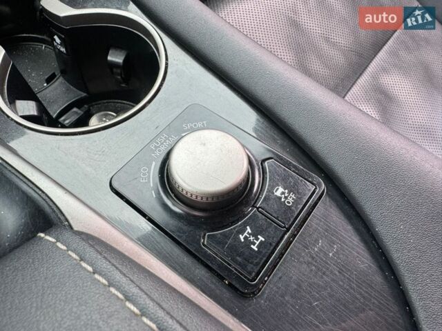 Білий Лексус РХ, об'ємом двигуна 3.46 л та пробігом 157 тис. км за 27950 $, фото 11 на Automoto.ua