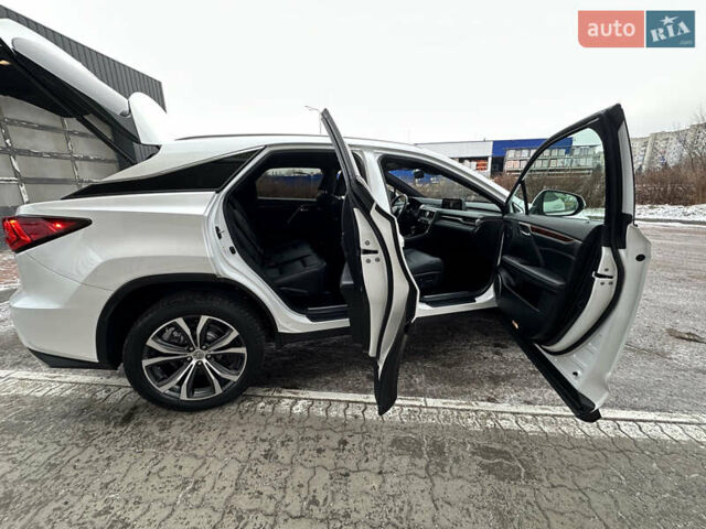 Белый Лексус РХ, объемом двигателя 3.5 л и пробегом 143 тыс. км за 33500 $, фото 141 на Automoto.ua